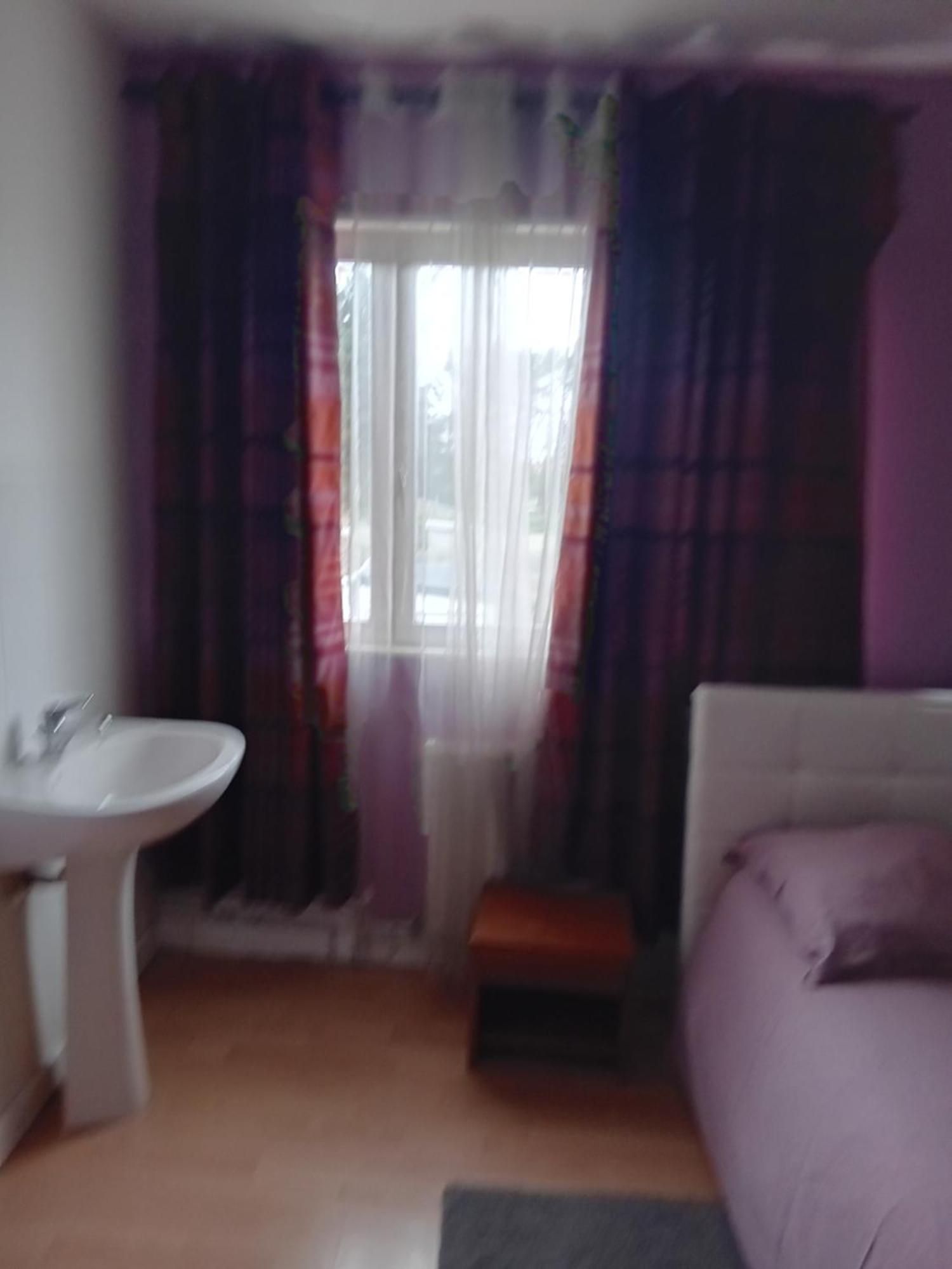 Chambre Privee Dans Une Maison Individuelle Ronchin Extérieur photo